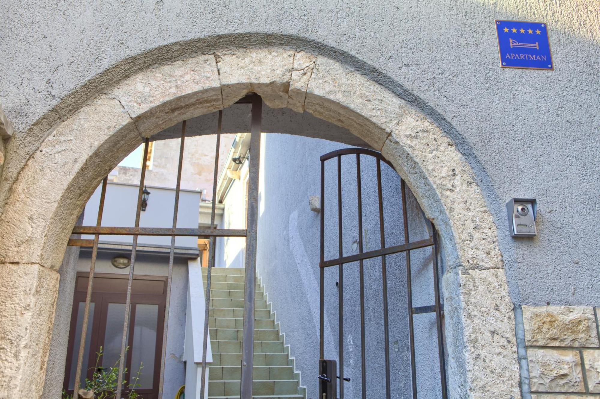 Apartment Old Town Mariolina Veglia Exterior foto